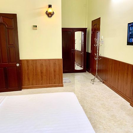 Hung Vuong Hotel Ben Tre Exterior photo